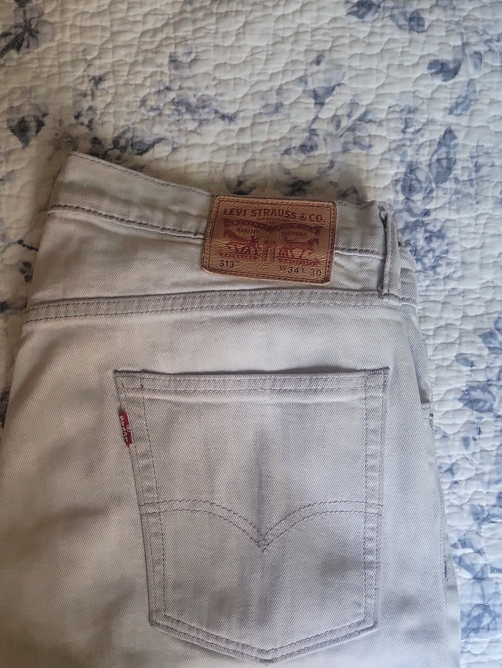 Levi's Slim Jeans in Light Gray with Leather Patch